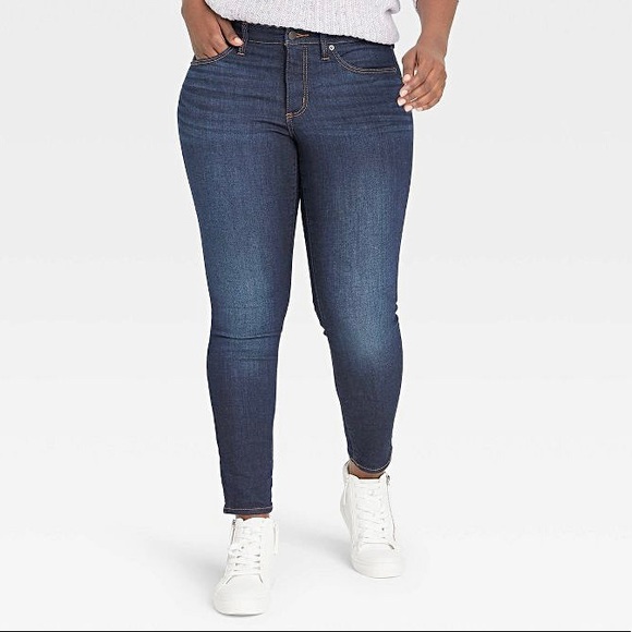 Universal Thread Denim - Medium Wash Blue Stretch Mid-Rise Skinny Jeans
